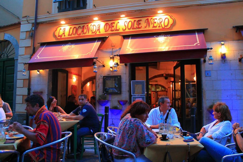 Locanda Del Sole Nero San Terenzo Eksteriør bilde